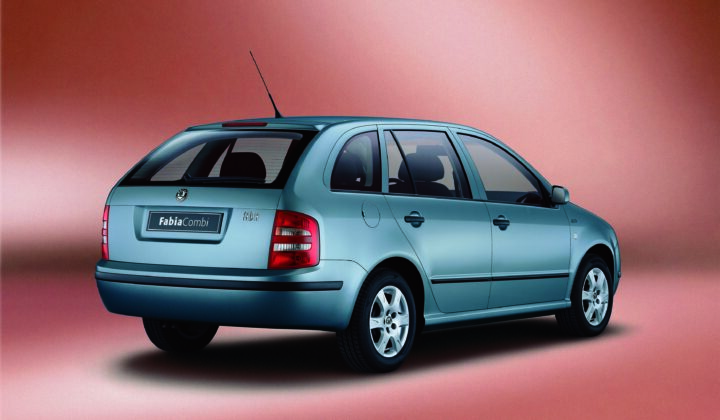 سيارة سكودا فابيا للبيع