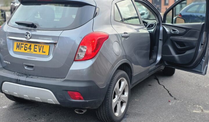 2014 — مثالية للسائق الجديد Vauxhall Mokka