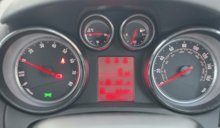 2014 — مثالية للسائق الجديد Vauxhall Mokka