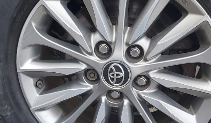 سيارة للبيع Toyota Verso 7