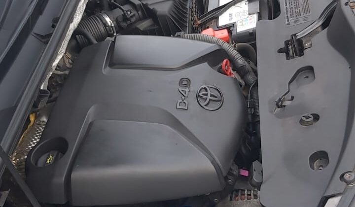 سيارة للبيع Toyota Verso 7