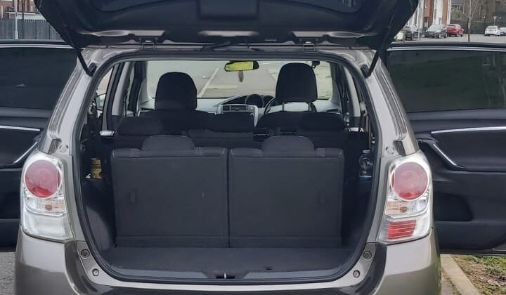 سيارة للبيع Toyota Verso 7