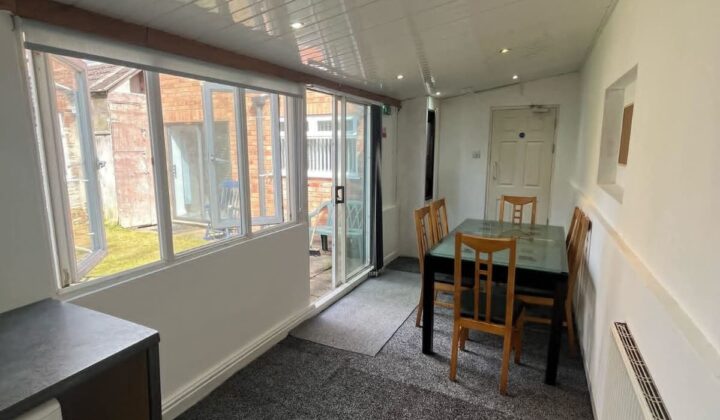 غرفة واحدة متاحة في منزل مشترك