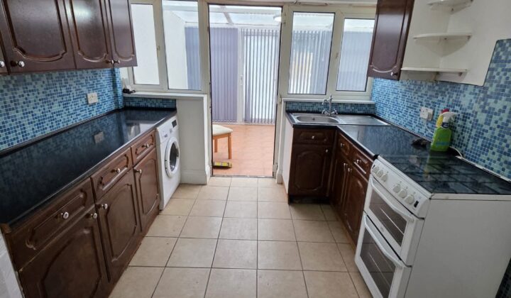 شقة ثلاث غرف