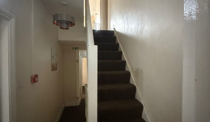 غرفة مزدوجة للإيجار