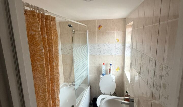 غرفة مزدوجة للإيجار