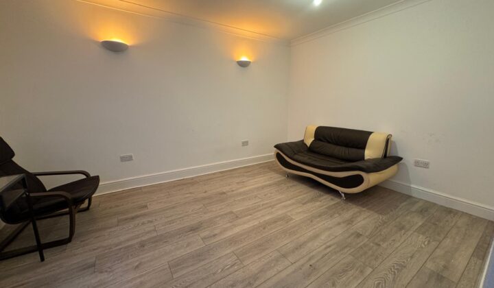 غرفة نوم + صالة + حمام + مطبخ للإيجار 🏠