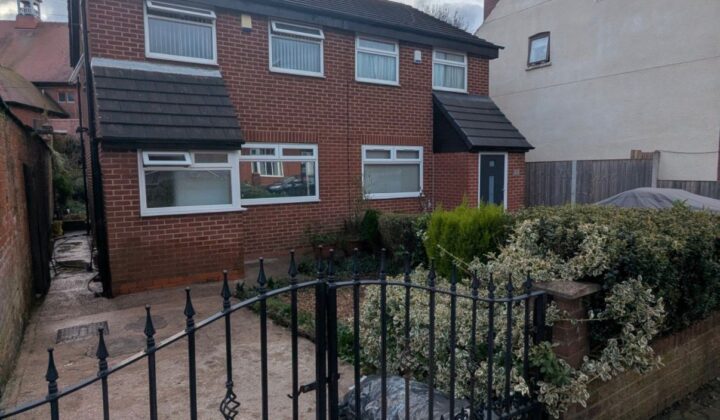 منزل شبه منفصل 🛏 3 غرف نوم