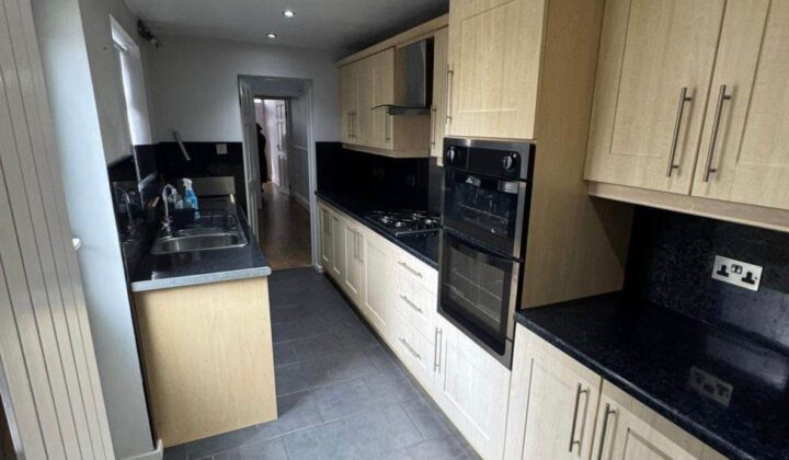 غرفتا نوم حمام واحد