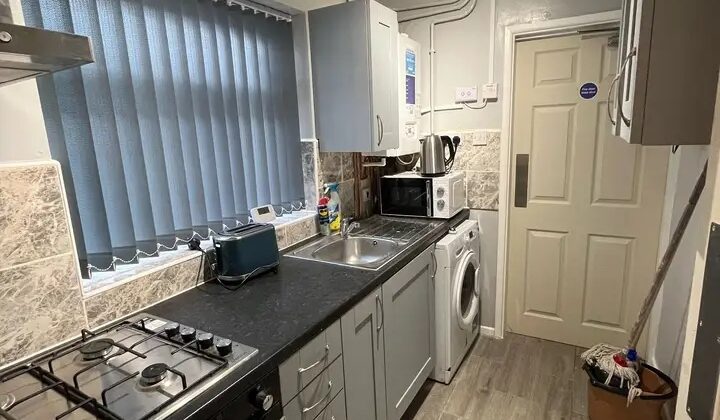 برمنغهام B11 3BL