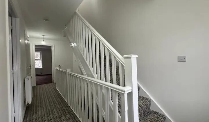 منزل عائلي فسيح للإيجار