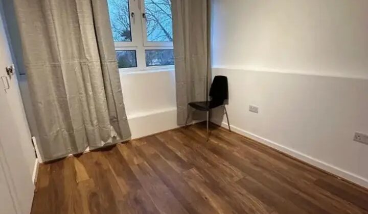 🛏️ غرفة مزدوجة حديثة للإيجار – ستونبريدج بارك