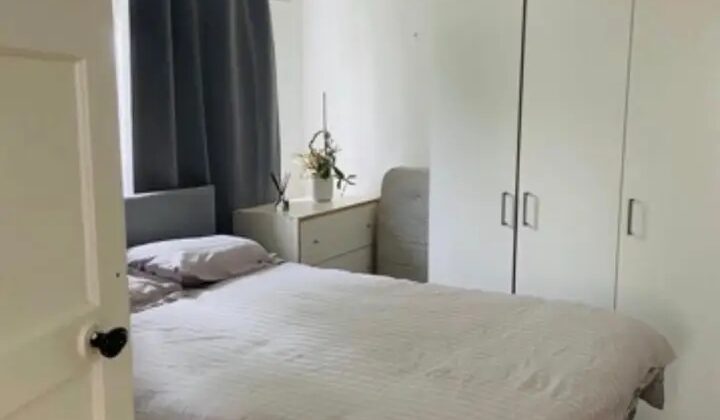 🛏️ غرفة مزدوجة للإيجار