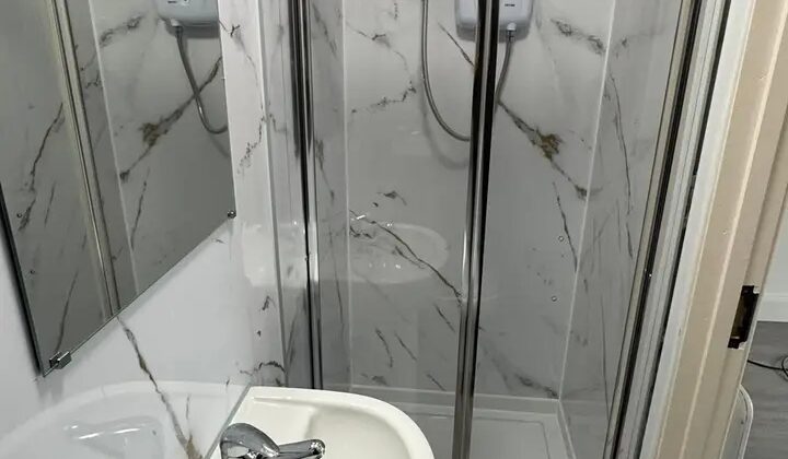 استوديو مجدد بالكامل