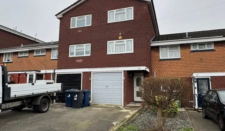 استوديو مجدد بالكامل