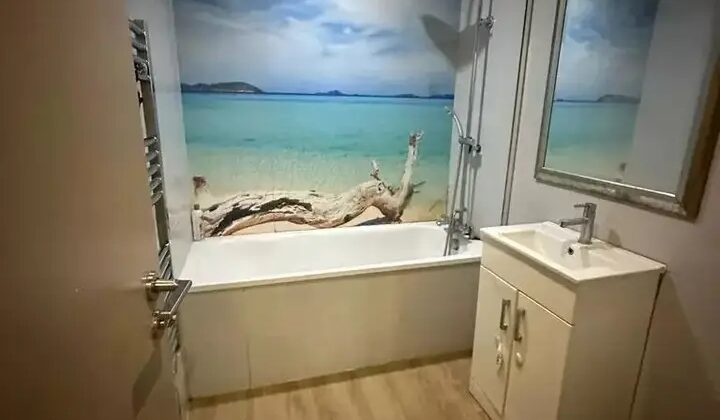 غرفة في شقة للإيجار – رومفورد