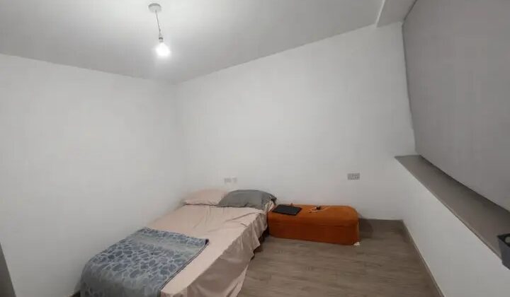 غرفة في شقة للإيجار – رومفورد