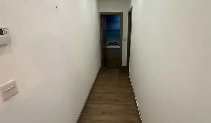 غرفة في شقة للإيجار – رومفورد